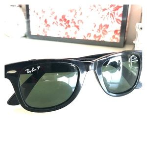 Classic Ray-ban wayfarer